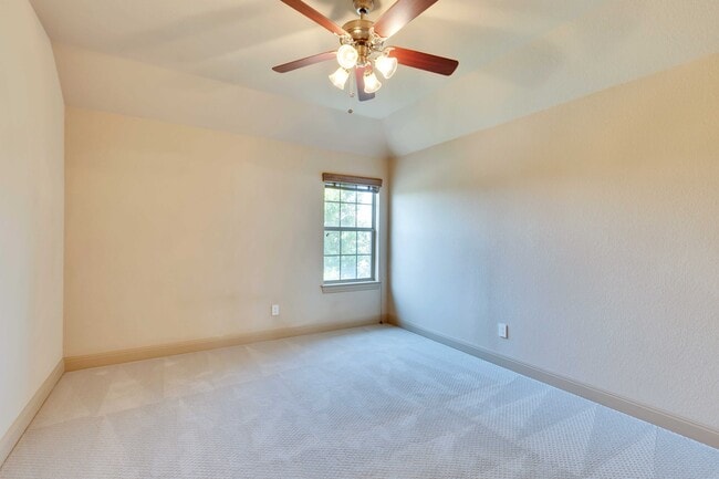Building Photo - 2500 Speidel Dr