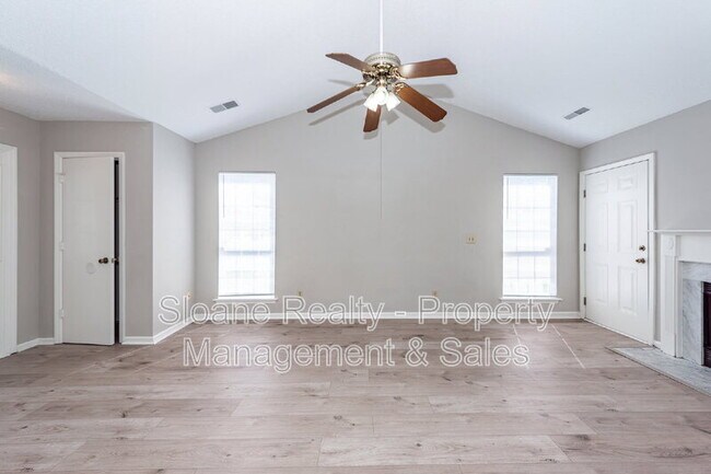 Building Photo - 5161 Eastway St