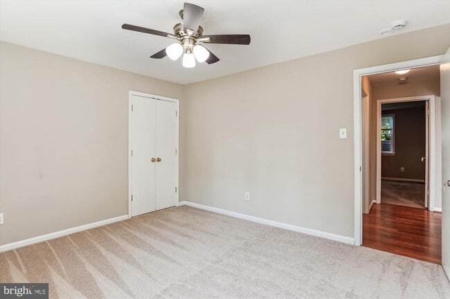 Building Photo - 102 Barnsfield Ct