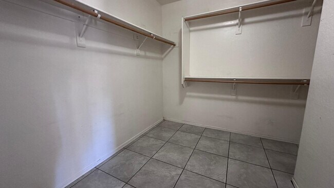 Building Photo - 6608 W Gross Ave