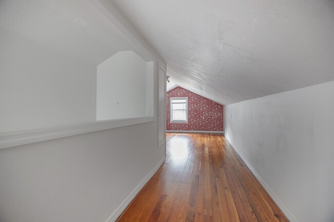 Building Photo - 1056 Stevens St
