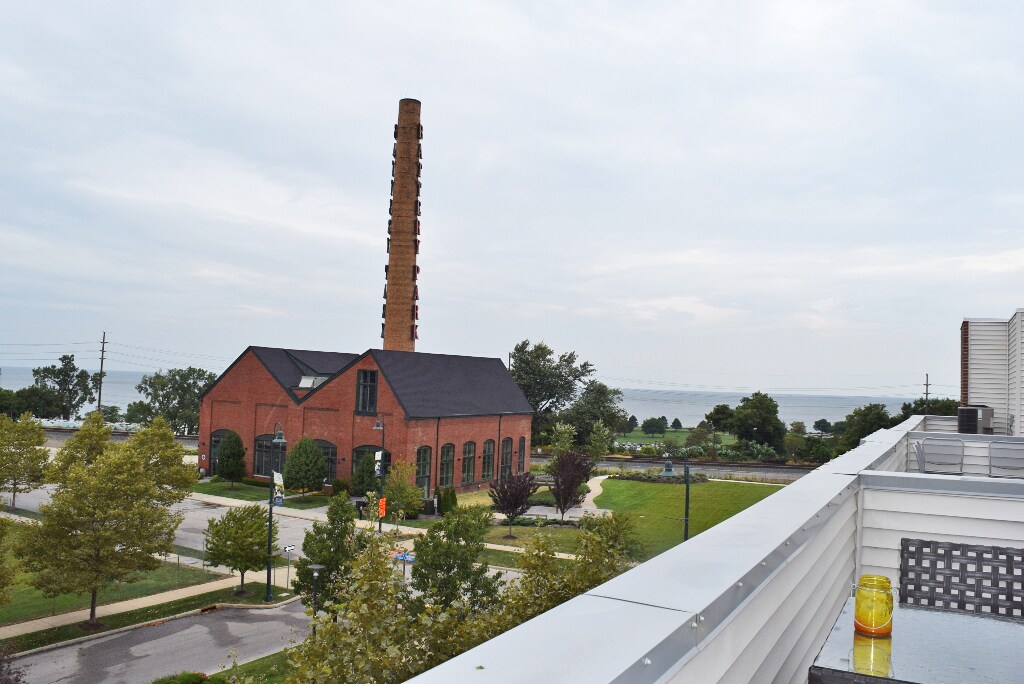 Lake views from rooftop deck - 1247 W 75th St