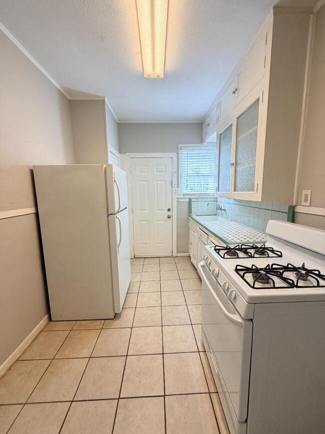 Building Photo - 2238 N Interstate 35