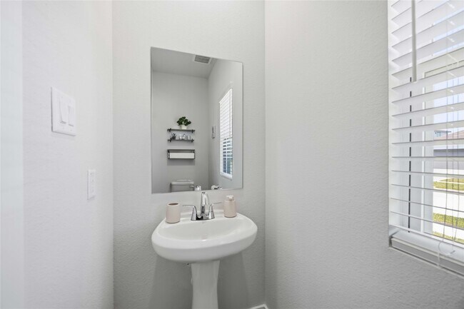 Building Photo - 11623 Prosperity Dr