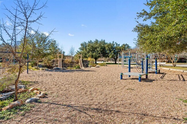 Building Photo - 6811 Hitching Post Cir