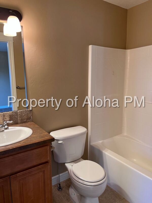 Building Photo - 4542 Brennen St W