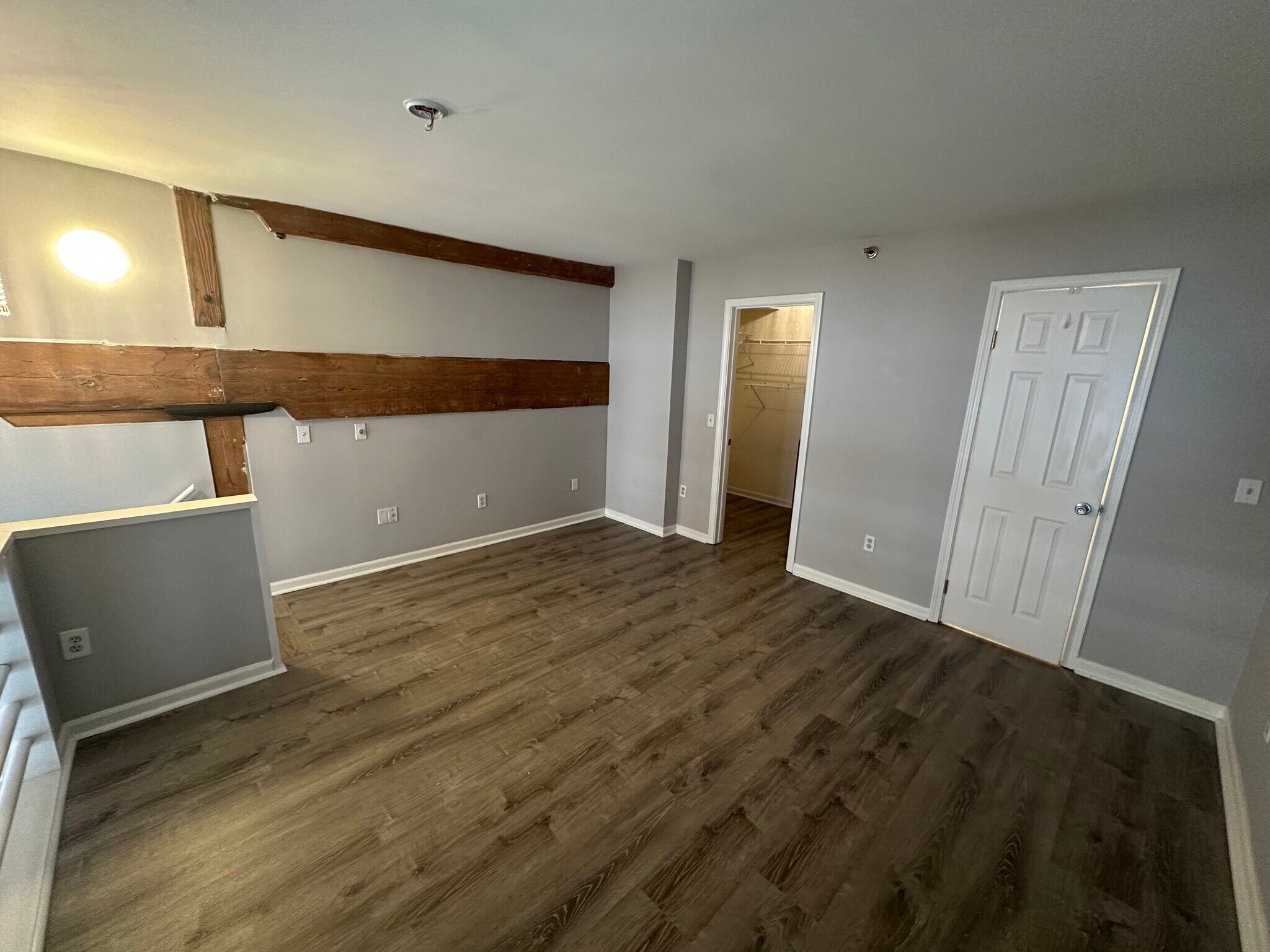 Building Photo - 25 Grand St