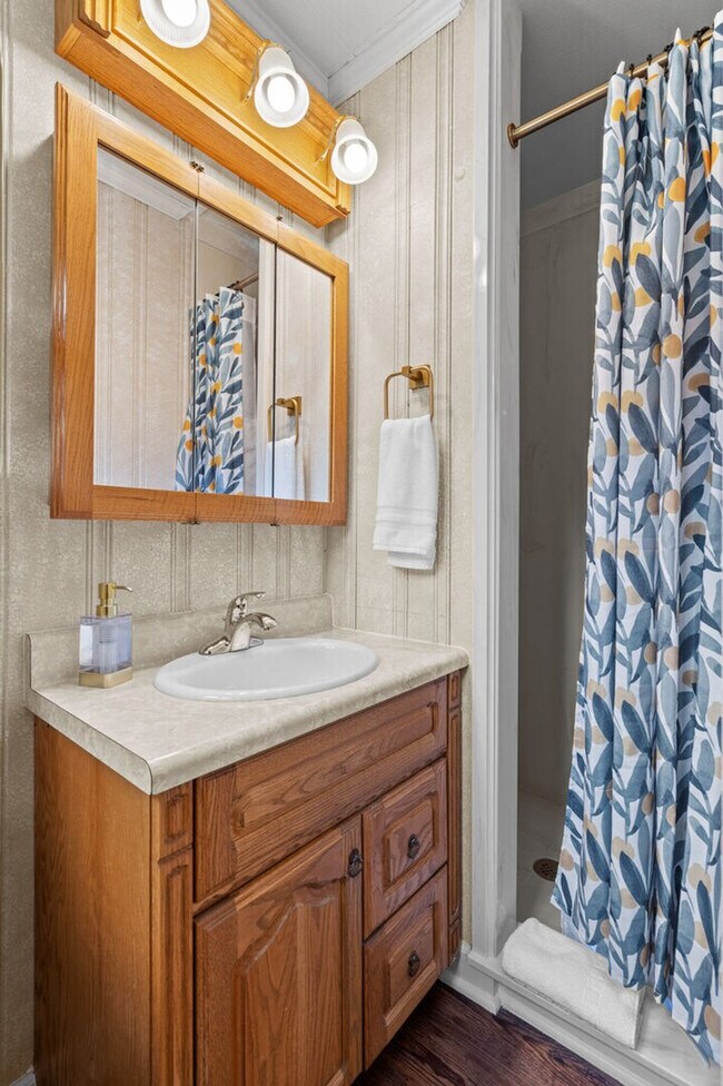 Building Photo - 264 Euharlee Rd SW