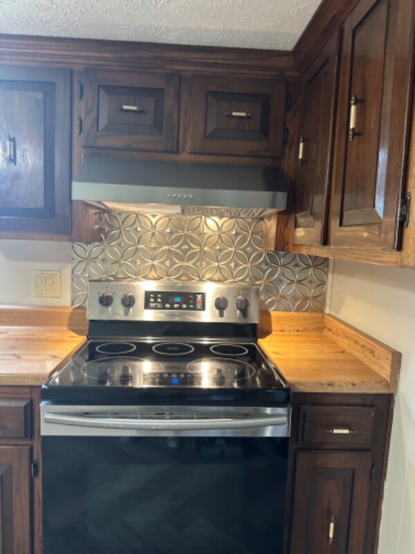 Building Photo - 7152 Hall Rd