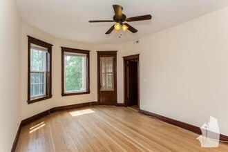 Building Photo - 2 bedroom in Chicago IL 60613