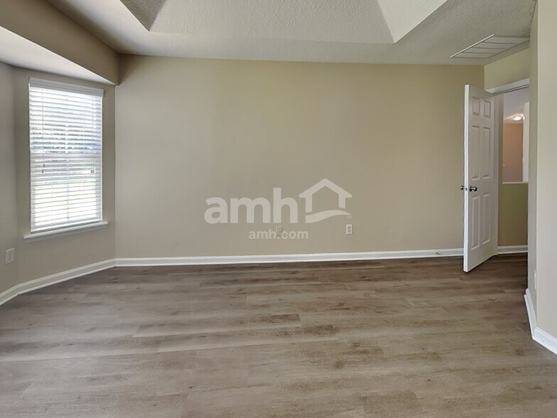 Building Photo - 12683 Pine Marsh Way