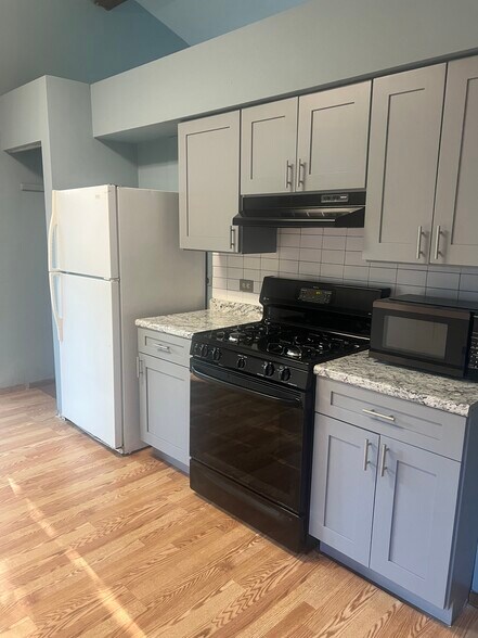 Building Photo - 625 Morningside Dr