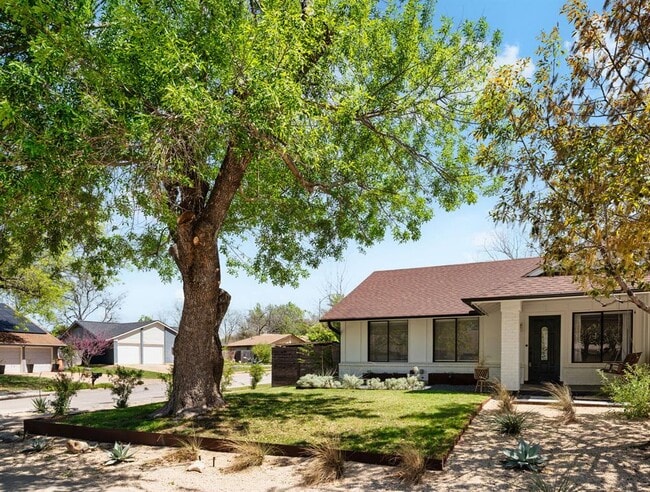 Building Photo - 6601 Blarwood Dr