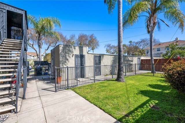 Building Photo - 15702 Halldale Ave