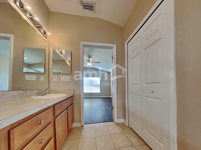 Building Photo - 34842 Marsh Glen Ct