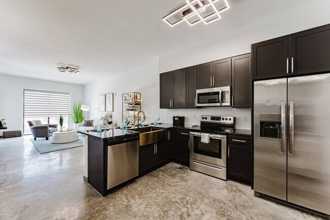 Building Photo - 2750 Griffin Rd