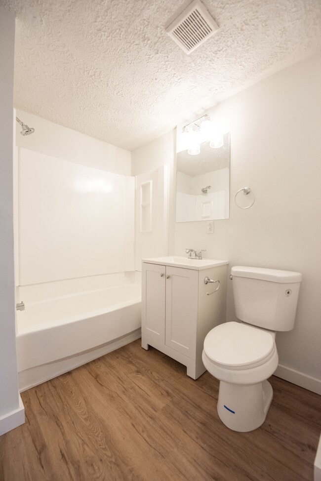 Building Photo - 16781 Akron St