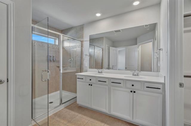 Building Photo - 2019 Tawakoni Dr