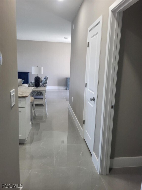 Building Photo - 654 NE 5th Pl