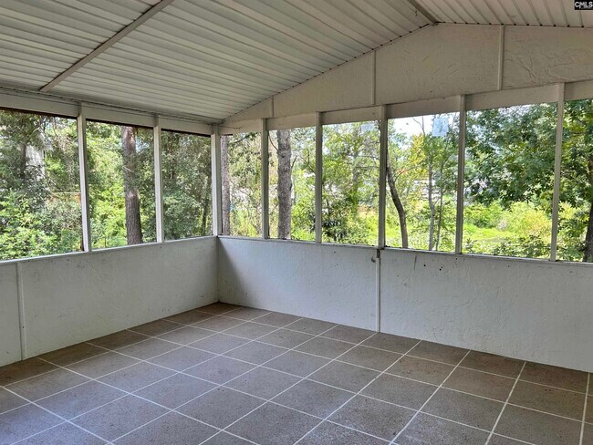 Building Photo - 1405 Parkdale Dr