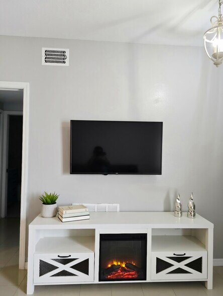 Building Photo - 8407 Bernwood Cove Loop