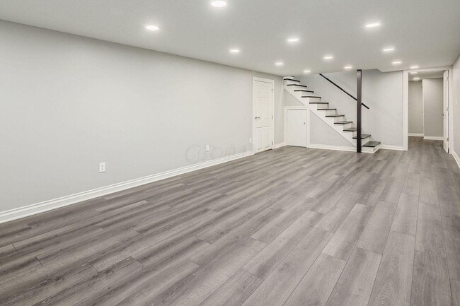 Building Photo - 1350 Marlyn Dr