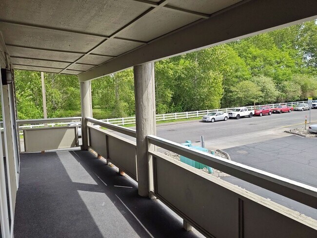 Building Photo - 2 bedroom - $500 off first full month's re...