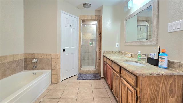 Building Photo - 6301 Lotus Dr