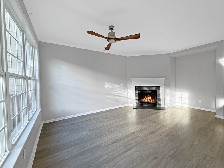 Building Photo - 11263 Musette Cir