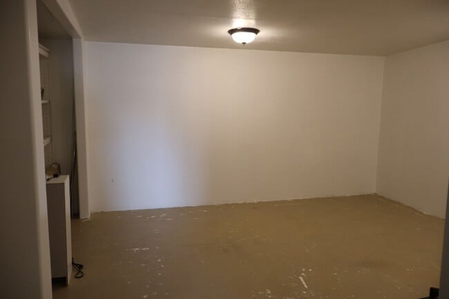 Building Photo - Pet Friendly 1 Bedroom in Downtown Bozeman