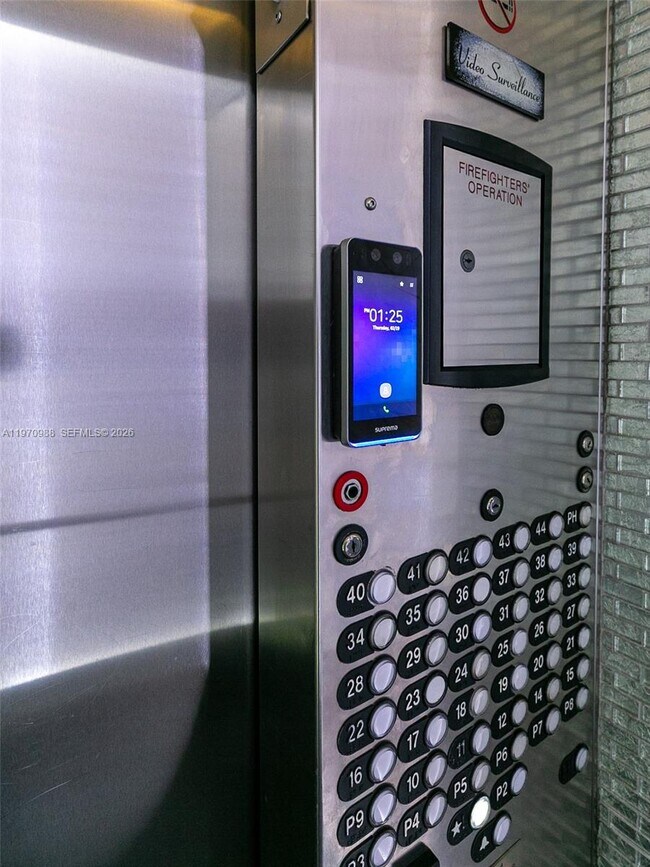 Building Photo - 90 SW 3rd St