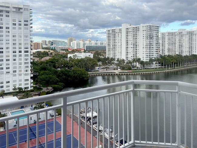 Building Photo - 18071 Biscayne Blvd