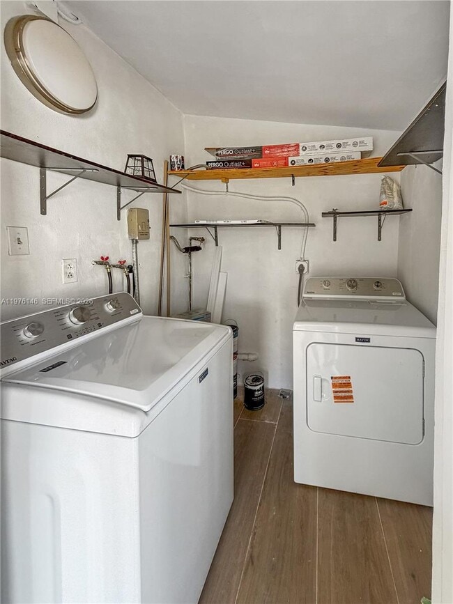 Building Photo - 5245 SW 98th Ct