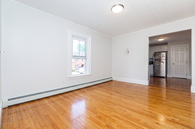 Building Photo - 755 Somerville Ave