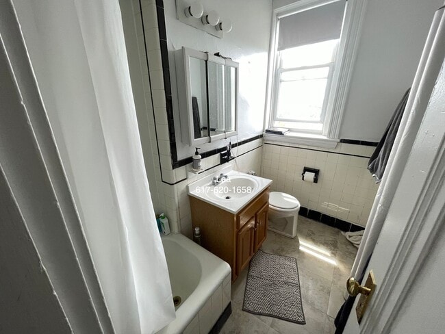 Building Photo - NO FEE!! SEPT Amazing 2bed around Clevelan...
