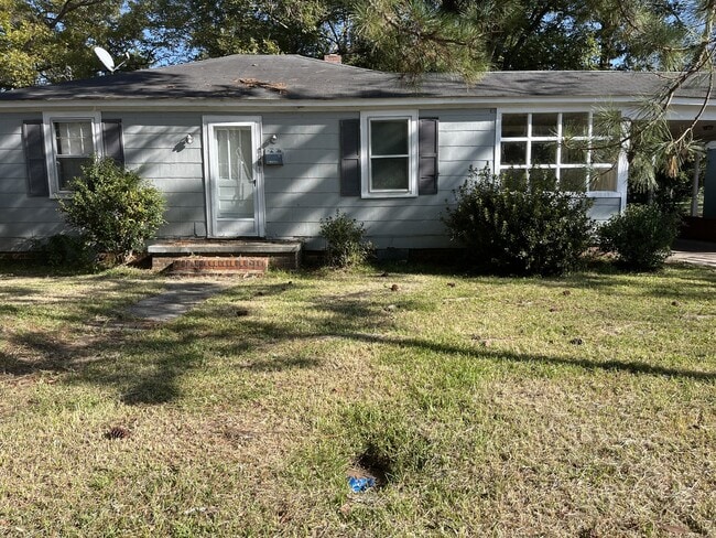 Building Photo - 808 Jaycee Terrace