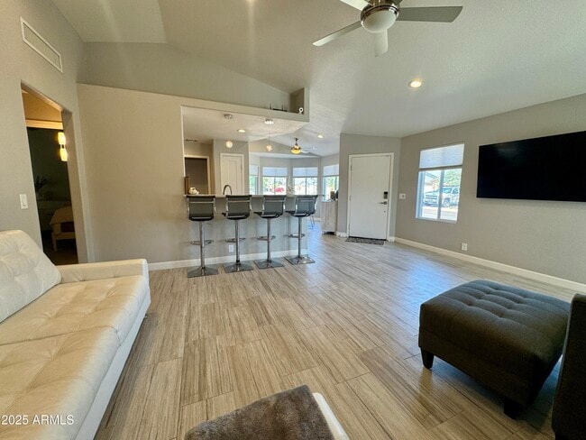 Building Photo - 8835 W Michelle Dr