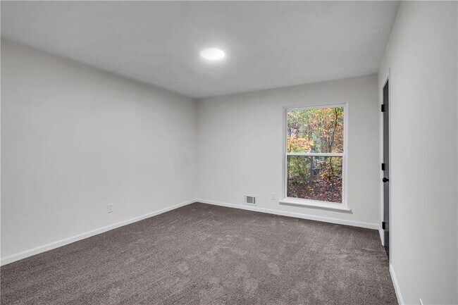 Building Photo - 6881 Hickory Hollow Dr