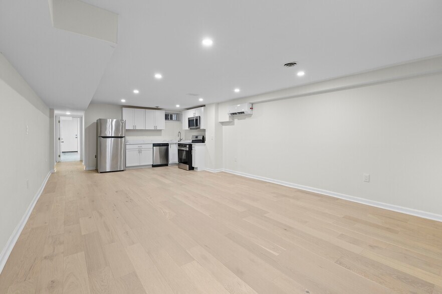 Building Photo - 2539 Saint Paul St