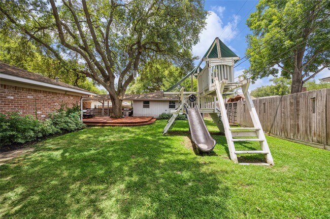 Building Photo - 10714 Piping Rock Ln