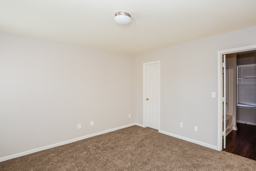 Building Photo - 5713 Henderson Oaks Dr