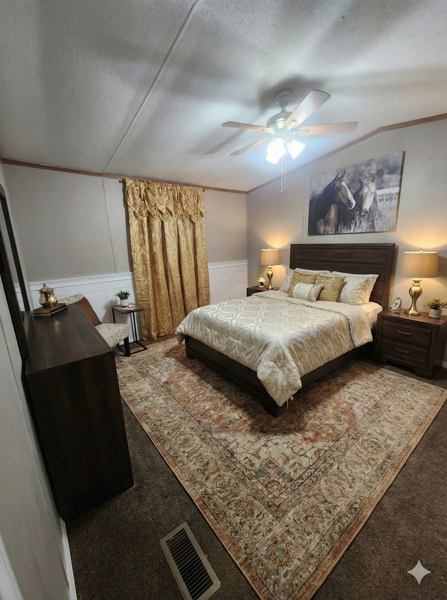 Building Photo - 7310 Pineview Dr