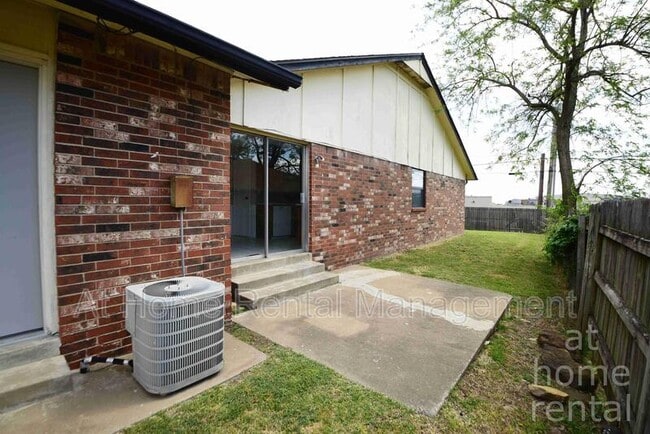 Building Photo - 4613 S 72nd E Pl