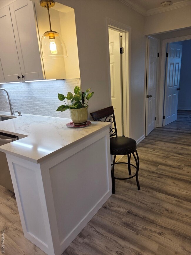 Building Photo - 127 E 12th St