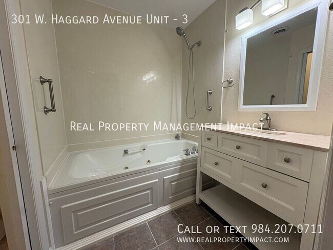 Building Photo - 301 W Haggard Ave
