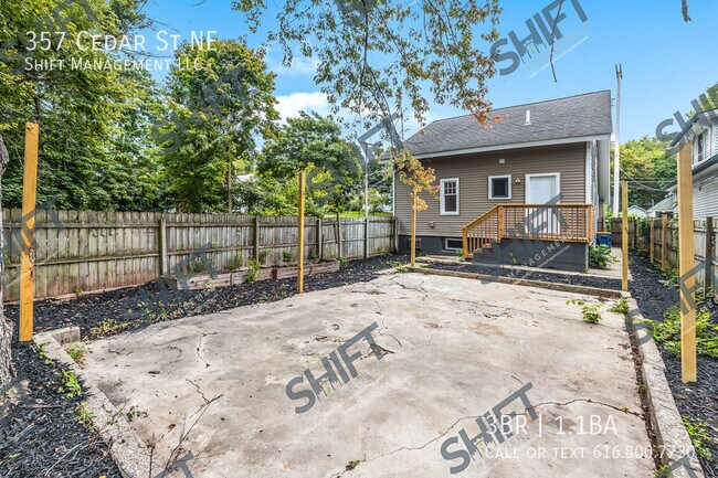 Building Photo - 357 Cedar St NE
