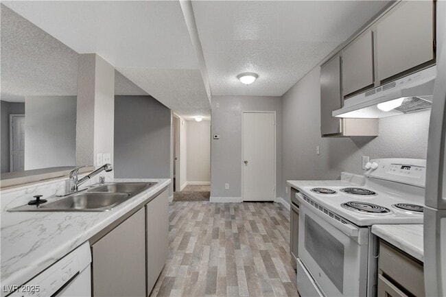 Building Photo - 5260 Mission Monterey Ln