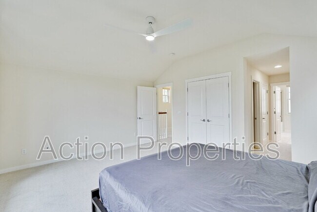 Building Photo - 291 Geary Way