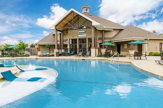 Building Photo - 3223 Spring Cypress Rd