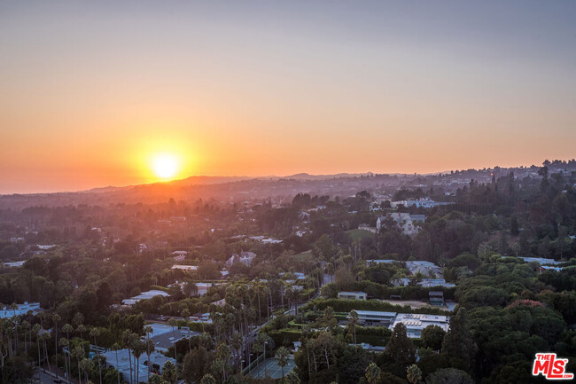 Building Photo - 9255 Doheny Rd